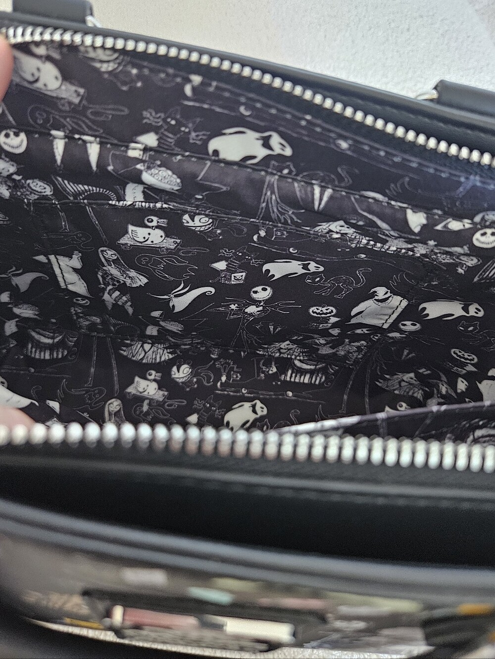 Loungefly - Nightmare Before Christmas Bag W/ Crossbody Strap - Picture 12 of 13